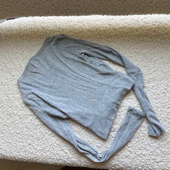 Alo Cover Long Sleeve Top Dove Grey Heather - Picture 3 of 3